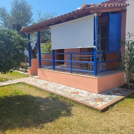 John & Jenny's Small Village Апартаменты