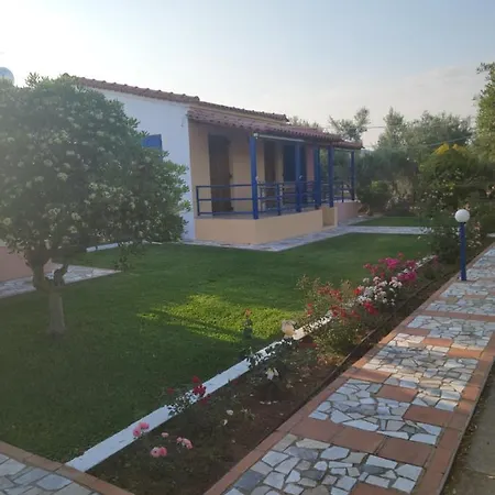 John & Jenny's Small Village Апартаменты *