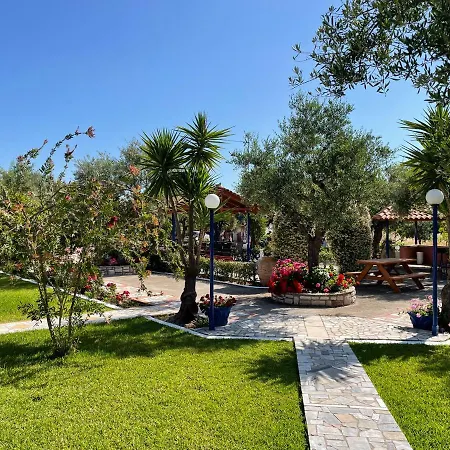 John & Jenny's Small Village * Agios Andreas (Messenia)