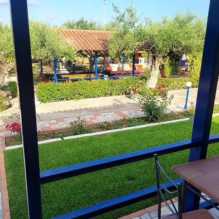 Daire John & Jenny's Small Village Agios Andreas (Messenia)