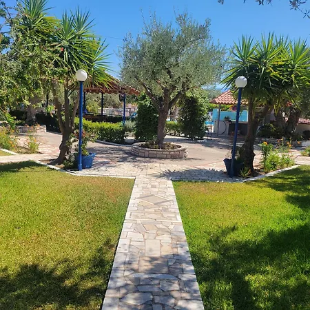 John & Jenny's Small Village Apartment Agios Andreas (Messenia)