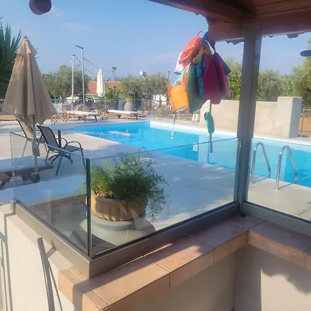 John & Jenny's Small Village Apartment Agios Andreas (Messenia)