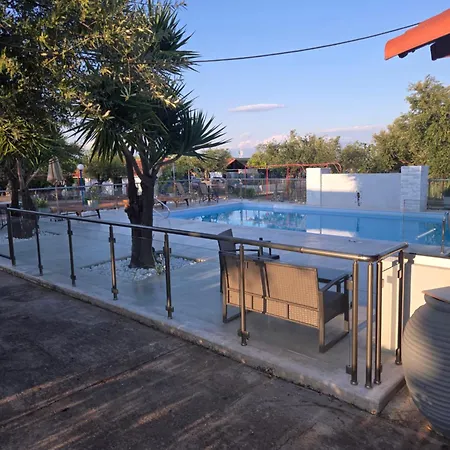 John & Jenny's Small Village Apartamento *