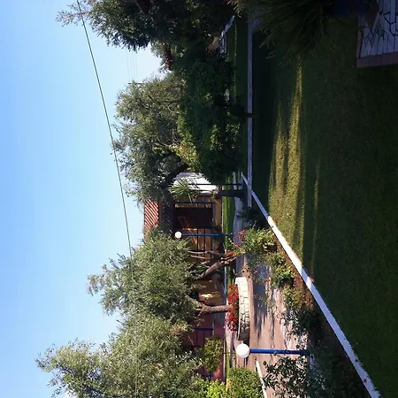 John & Jenny's Small Village Apartamento