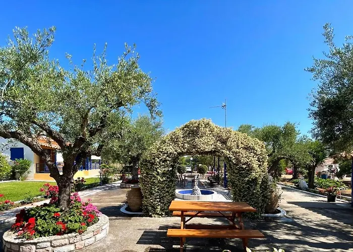 John & Jenny's Small Village Daire Agios Andreas (Messenia)