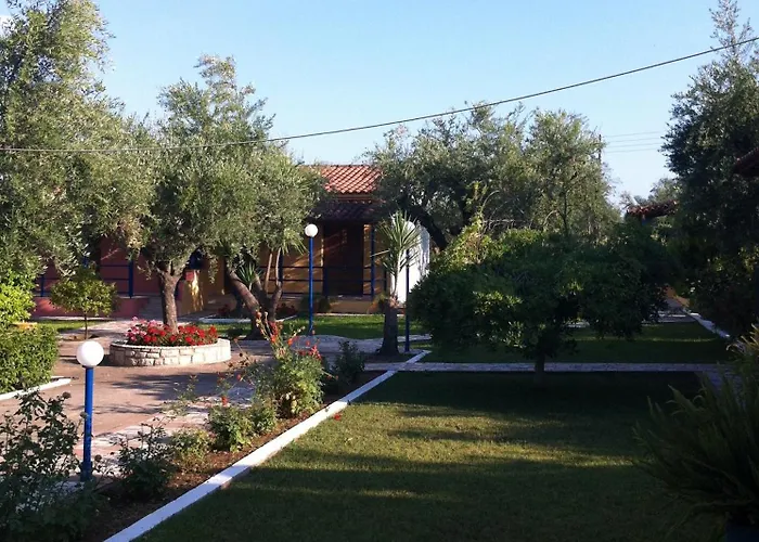 John & Jenny's Small Village * Agios Andreas (Messenia)