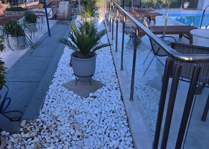 John & Jenny's Small Village * Agios Andreas (Messenia)